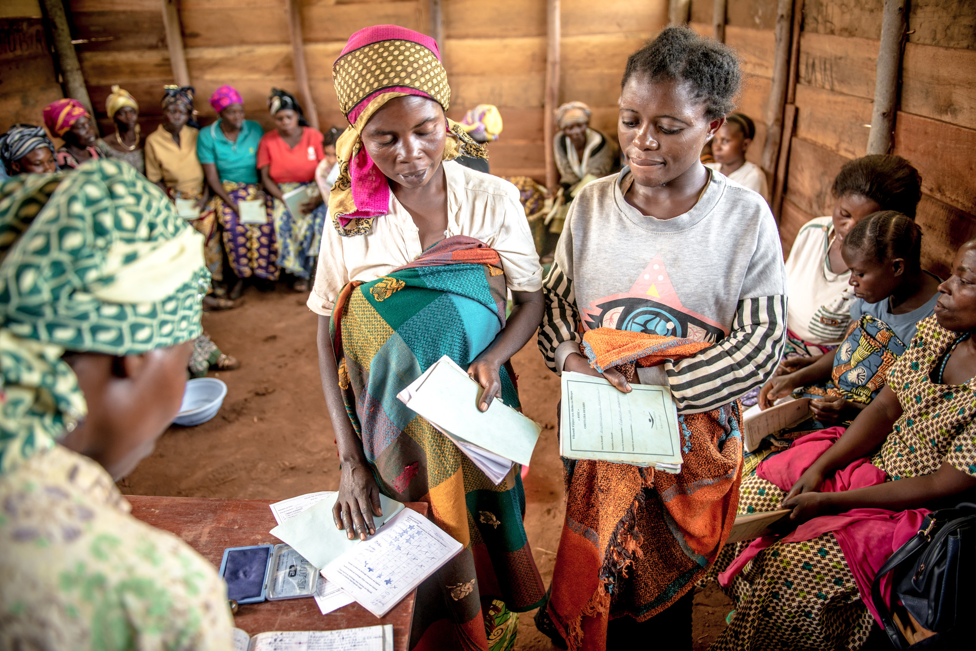 Women in the Democratic Republic of Congo engage with their Village Savings and Loan Association.