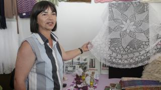 Programme pariticpant in Bosnia and Herzegovina with her craft work. Photo: Women for Women International 