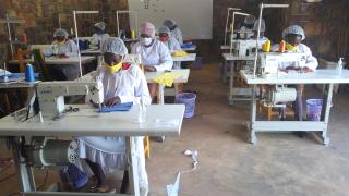 Graduates in Rwanda are using their power and mobilising to make masks to keep their communities safe and healthy during this global pandemic.