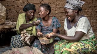 Stopping an outbreak means coming together, earning the trust of locals and women, and supporting them before it happens. You can help us prepare women in Bukavu by donating now.   Photo: Ryan Carter